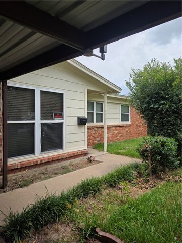 6255 Truman Drive, Fort Worth, TX 76112