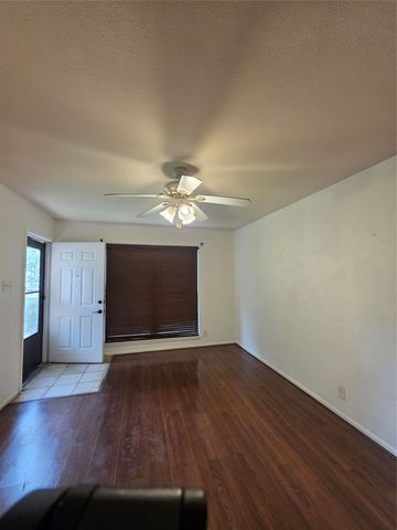 6255 Truman Drive, Fort Worth, TX 76112