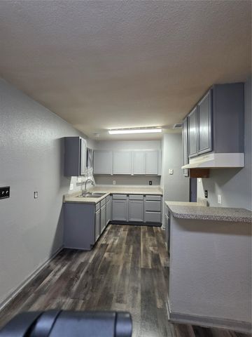 6255 Truman Drive, Fort Worth, TX 76112