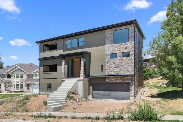 708 E EDGEWOOD DR., South Ogden, UT 84403