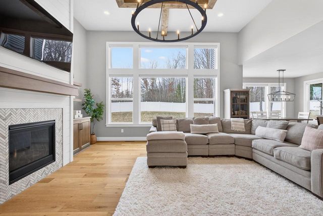 692 BLACKBERRY COURT, Oneida, WI 54155