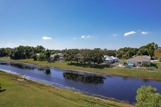 2352 SE West Blackwell Drive, Port St Lucie, FL 34952