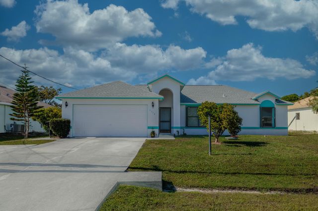 2352 SE West Blackwell Drive, Port St Lucie, FL 34952