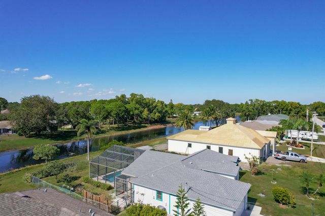 2352 SE West Blackwell Drive, Port St Lucie, FL 34952