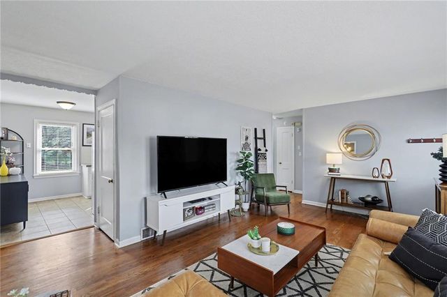 6401 W 80th Terrace, Overland Park, KS 66204