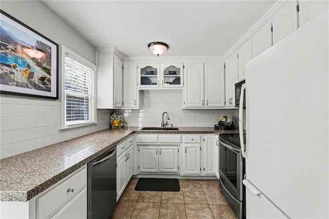 6401 W 80th Terrace, Overland Park, KS 66204