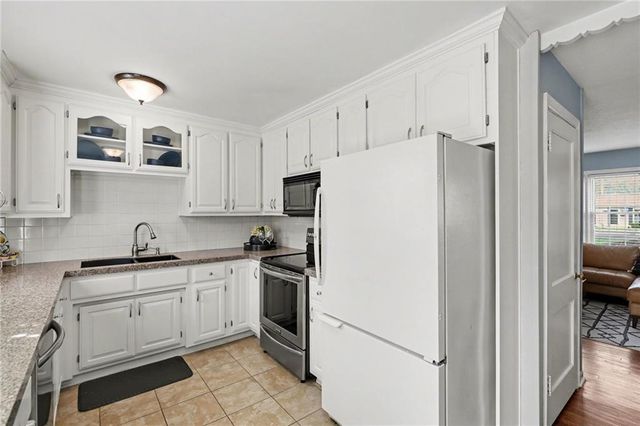 6401 W 80th Terrace, Overland Park, KS 66204