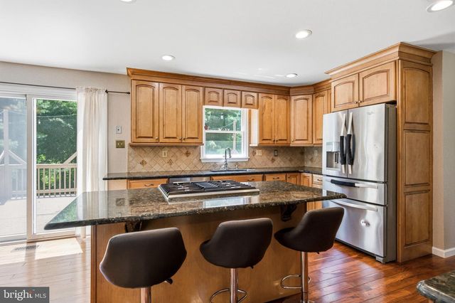 1843 BEACON HILL DR, Dresher, PA 19025