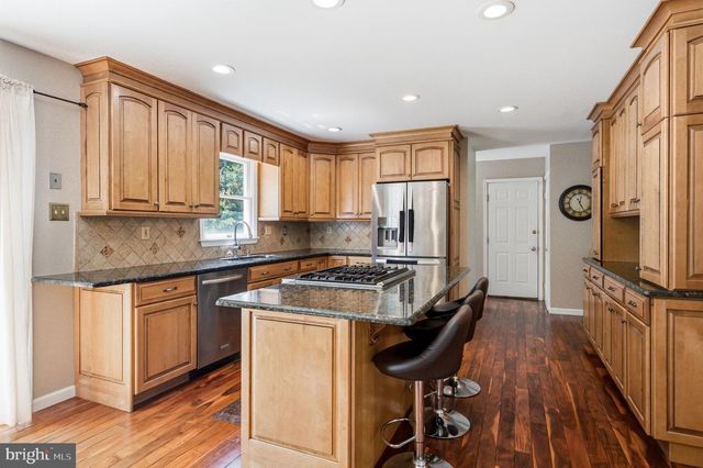 1843 BEACON HILL DR, Dresher, PA 19025