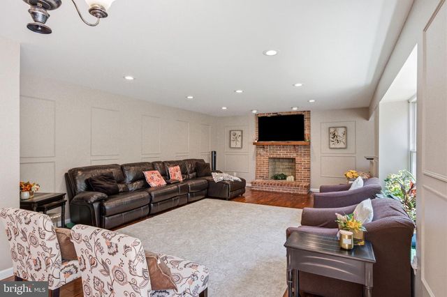 1843 BEACON HILL DR, Dresher, PA 19025
