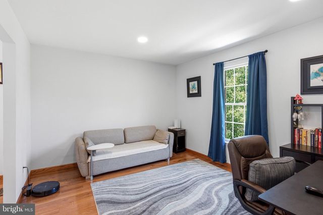 1843 BEACON HILL DR, Dresher, PA 19025