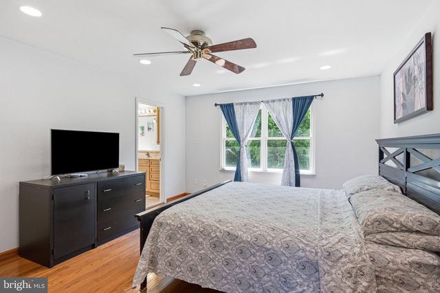 1843 BEACON HILL DR, Dresher, PA 19025