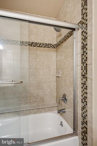 1843 BEACON HILL DR, Dresher, PA 19025