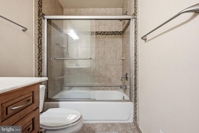 1843 BEACON HILL DR, Dresher, PA 19025
