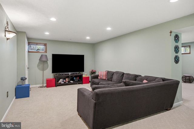 1843 BEACON HILL DR, Dresher, PA 19025