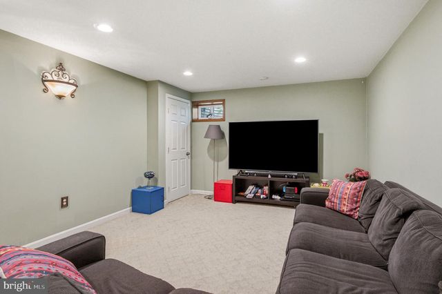 1843 BEACON HILL DR, Dresher, PA 19025