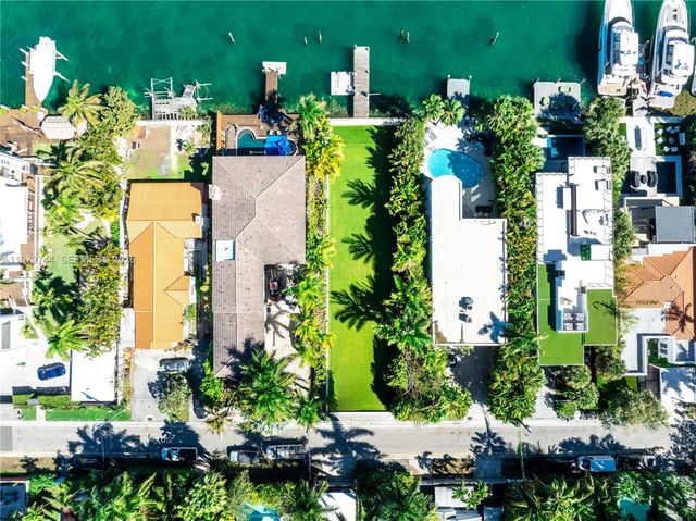 253 N Coconut Ln, Miami Beach, FL 33139