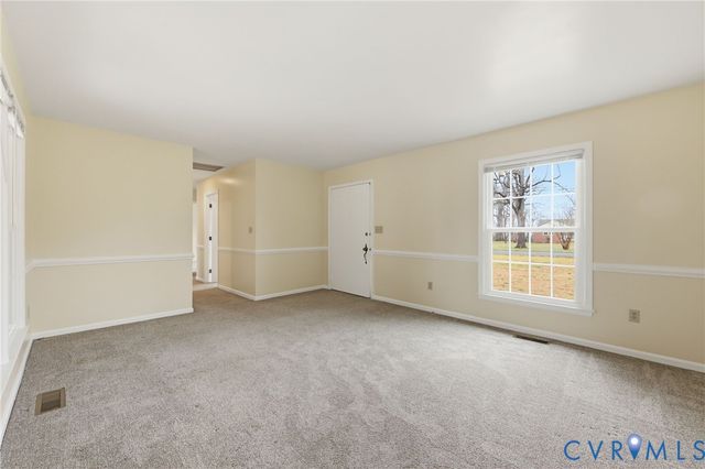 1534 Mount Pleasant Dr, Colonial Heights, VA 23834