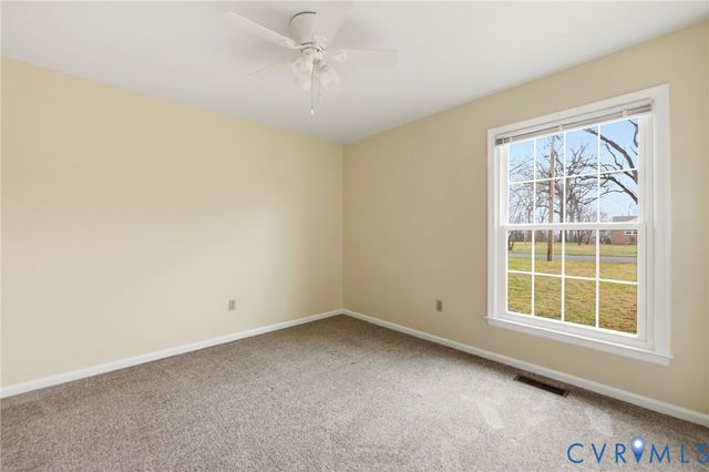 1534 Mount Pleasant Dr, Colonial Heights, VA 23834