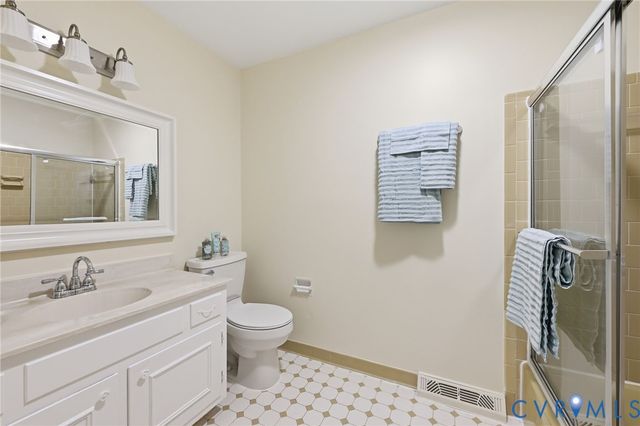 1534 Mount Pleasant Dr, Colonial Heights, VA 23834