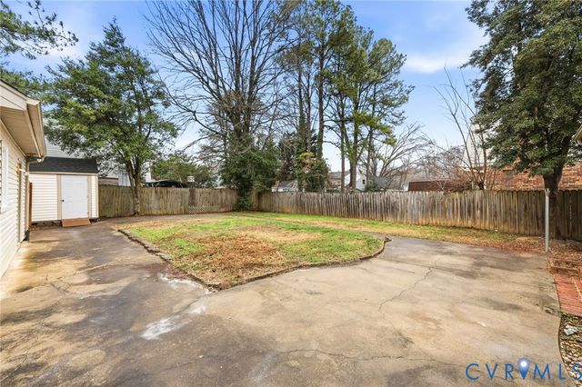 1534 Mount Pleasant Dr, Colonial Heights, VA 23834