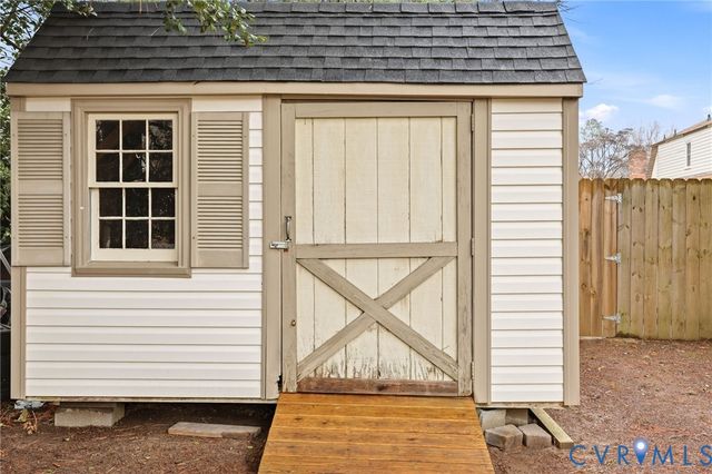 1534 Mount Pleasant Dr, Colonial Heights, VA 23834