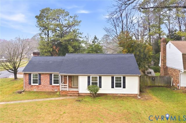 1534 Mount Pleasant Dr, Colonial Heights, VA 23834