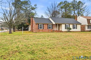 1534 Mount Pleasant Dr, Colonial Heights, VA 23834