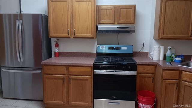 1811 Wallace Avenue, Bronx, NY 10462