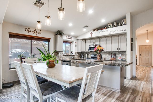 17143 S Golden Sunrise Place, Vail, AZ 85641