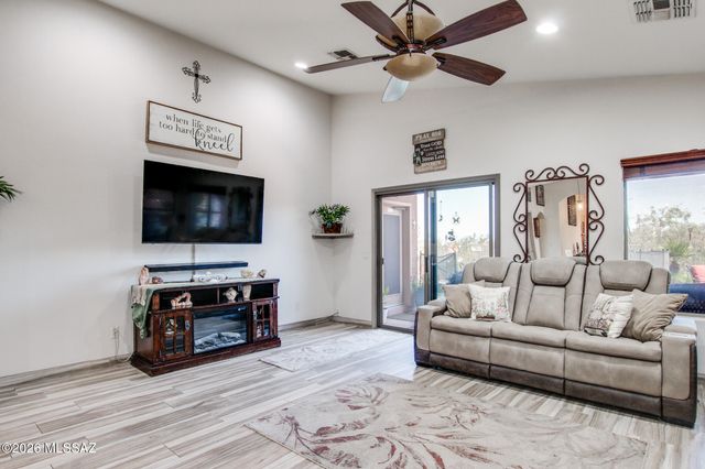 17143 S Golden Sunrise Place, Vail, AZ 85641
