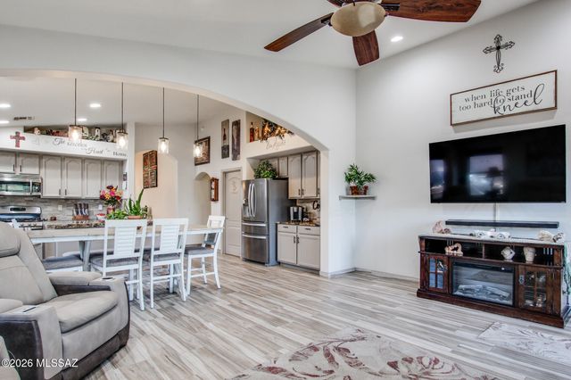 17143 S Golden Sunrise Place, Vail, AZ 85641