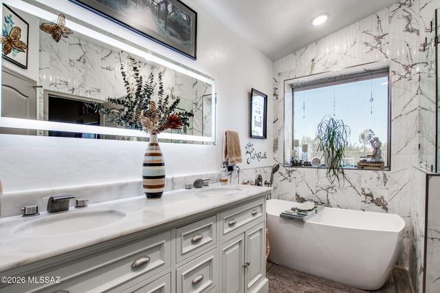 17143 S Golden Sunrise Place, Vail, AZ 85641