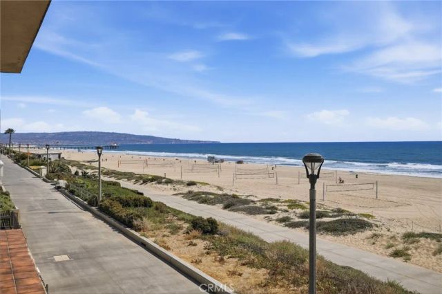 2516 The Strand, Manhattan Beach, CA 90266