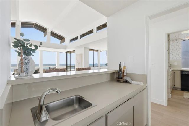 2516 The Strand, Manhattan Beach, CA 90266