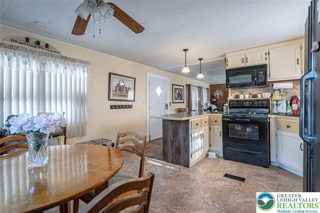 3465 Wolf Pack Drive 162, South Whitehall Twp, PA 18069