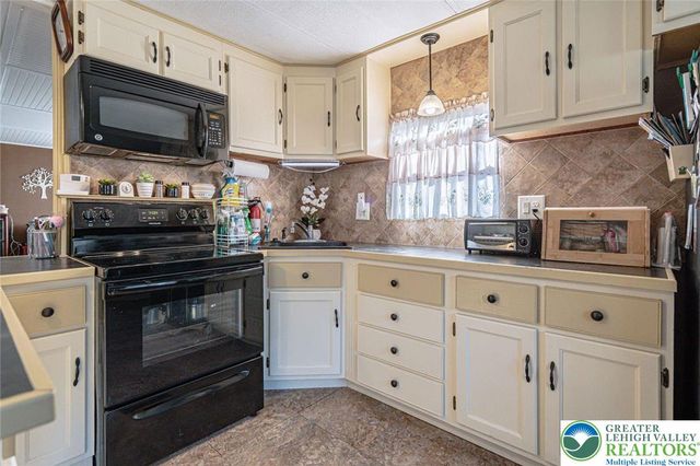 3465 Wolf Pack Drive 162, South Whitehall Twp, PA 18069