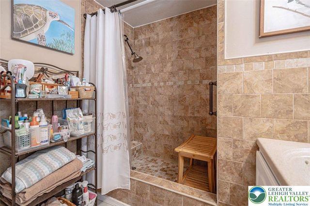 3465 Wolf Pack Drive 162, South Whitehall Twp, PA 18069