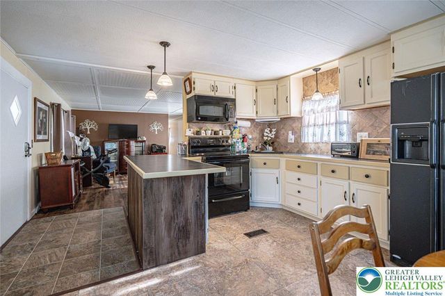 3465 Wolf Pack Drive 162, South Whitehall Twp, PA 18069