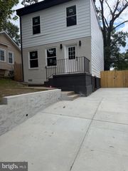 5707 DAVEY ST, Capitol Heights, MD 20743