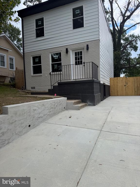 5707 DAVEY ST, Capitol Heights, MD 20743
