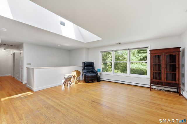 8 Old Bridge Road West, New Fairfield, CT 06812