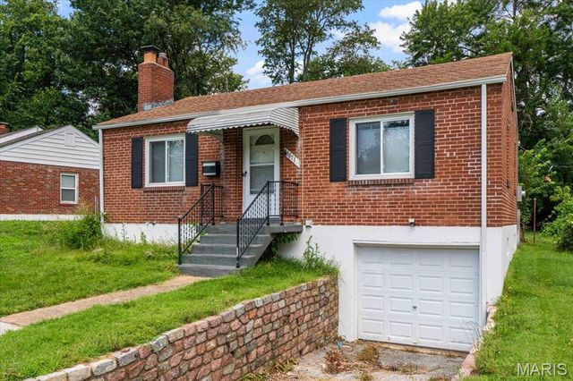 8871 Granada Place, St Louis, MO 63136