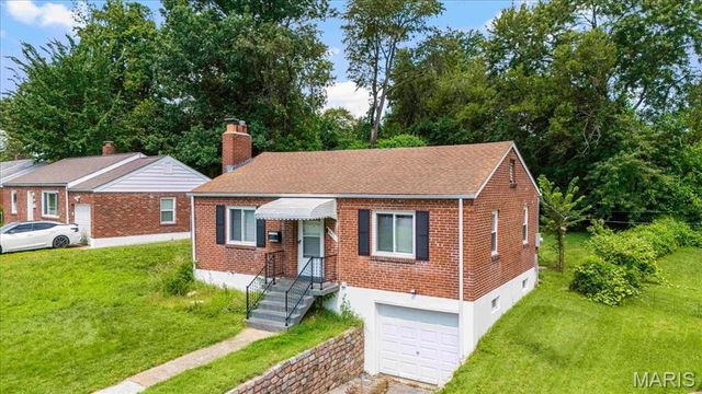 8871 Granada Place, St Louis, MO 63136