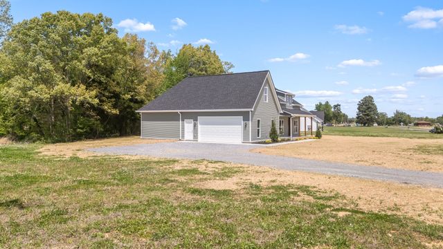 3776 Hollow Springs Rd, Bradyville, TN 37026