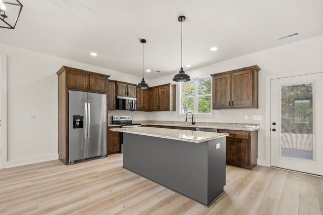 3776 Hollow Springs Rd, Bradyville, TN 37026