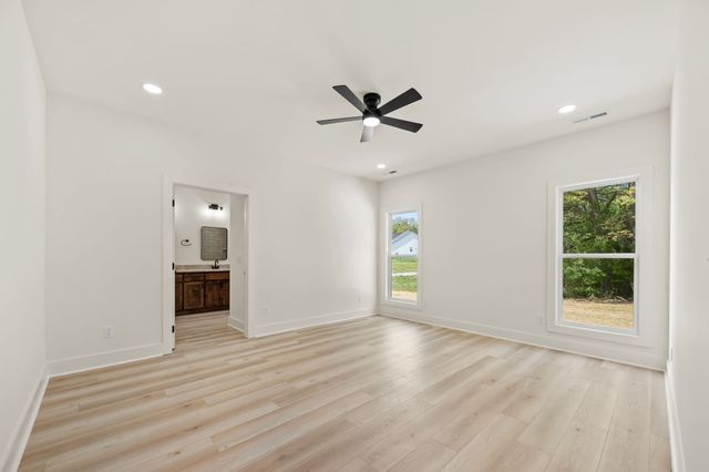3776 Hollow Springs Rd, Bradyville, TN 37026