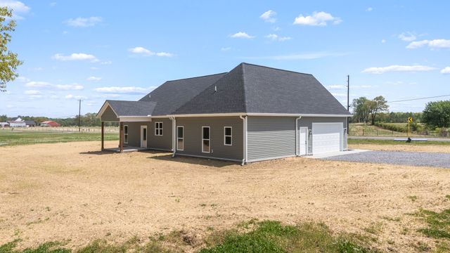 3776 Hollow Springs Rd, Bradyville, TN 37026
