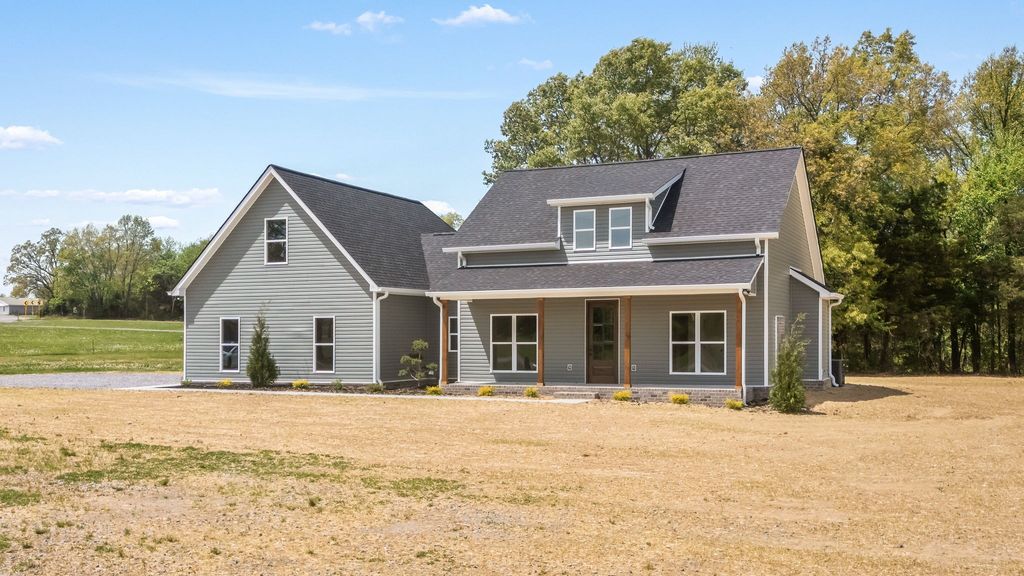 3776 Hollow Springs Rd, Bradyville, TN 37026