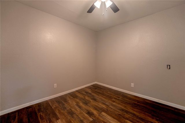 1424 Annapolis Dr, Corpus Christi, TX 78415